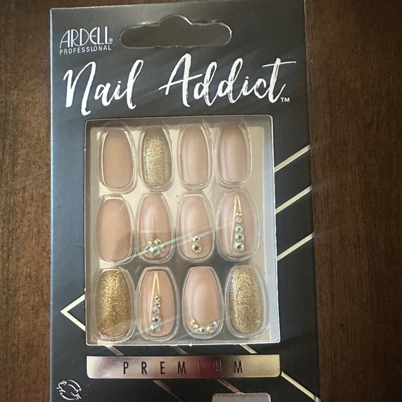 Nail Addict press on nails - Picture 1 of 2